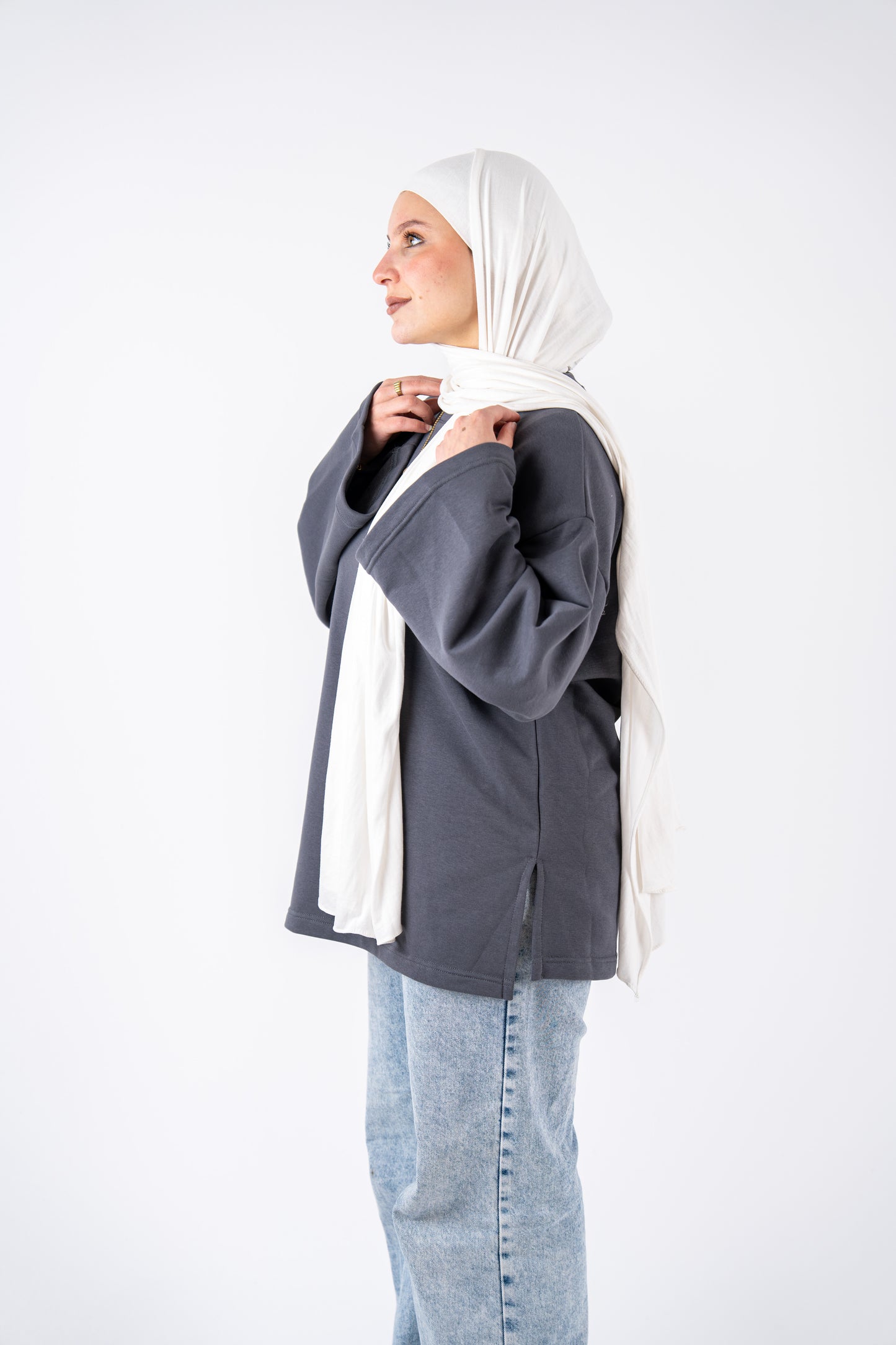 بتعيش مره واحده grey widesleeves t-shirt