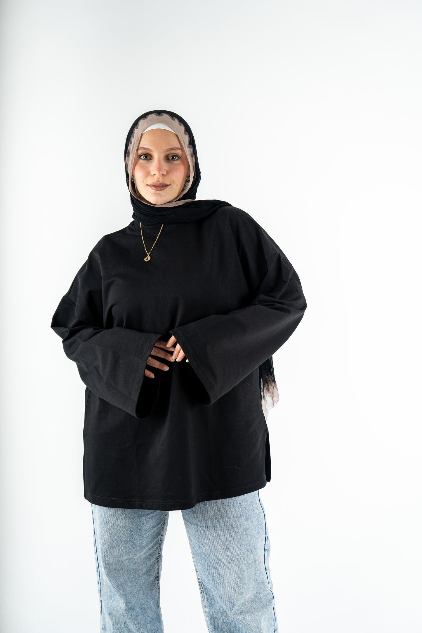 black basic widesleeves t-shirt