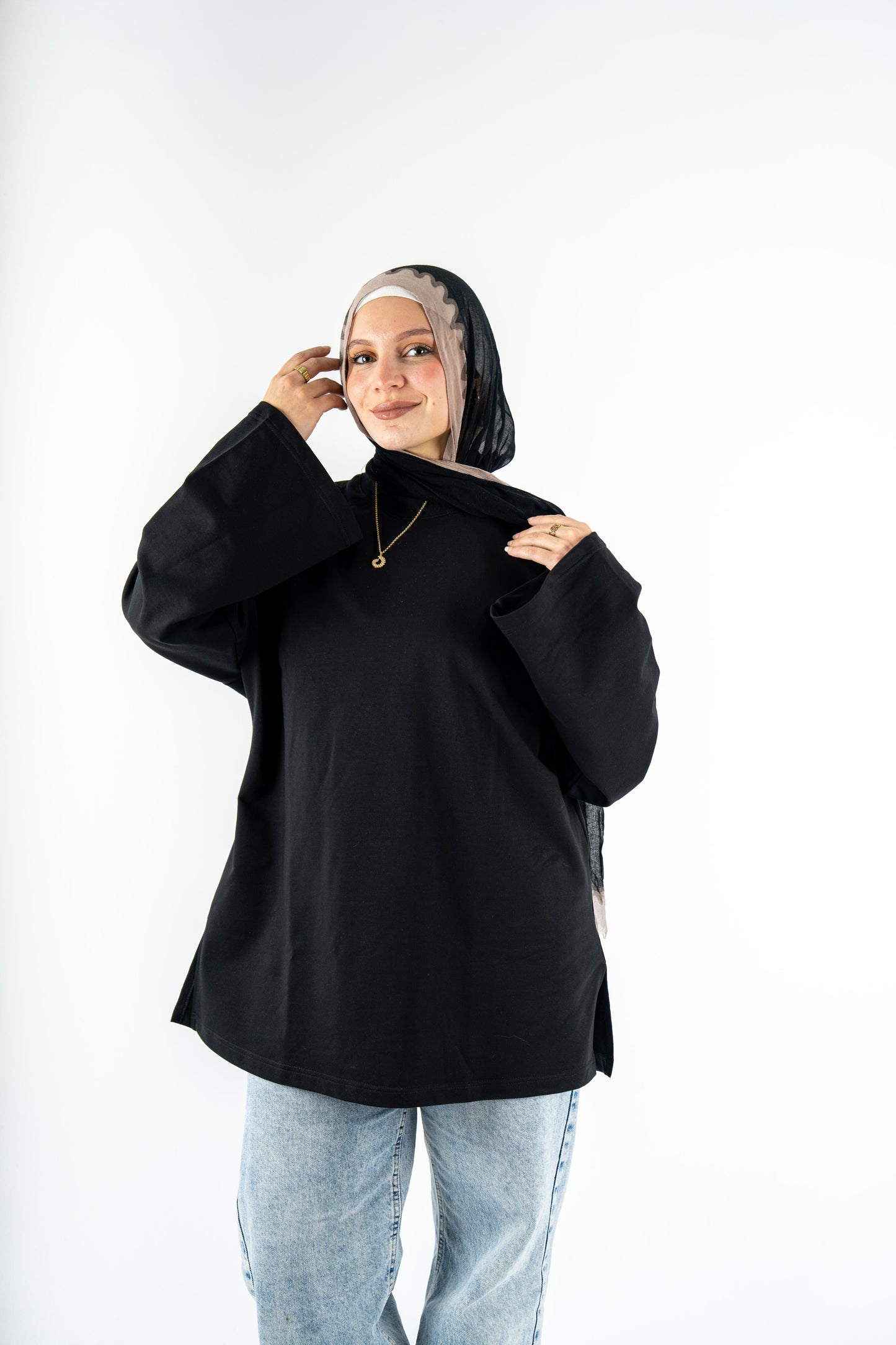 black basic widesleeves t-shirt