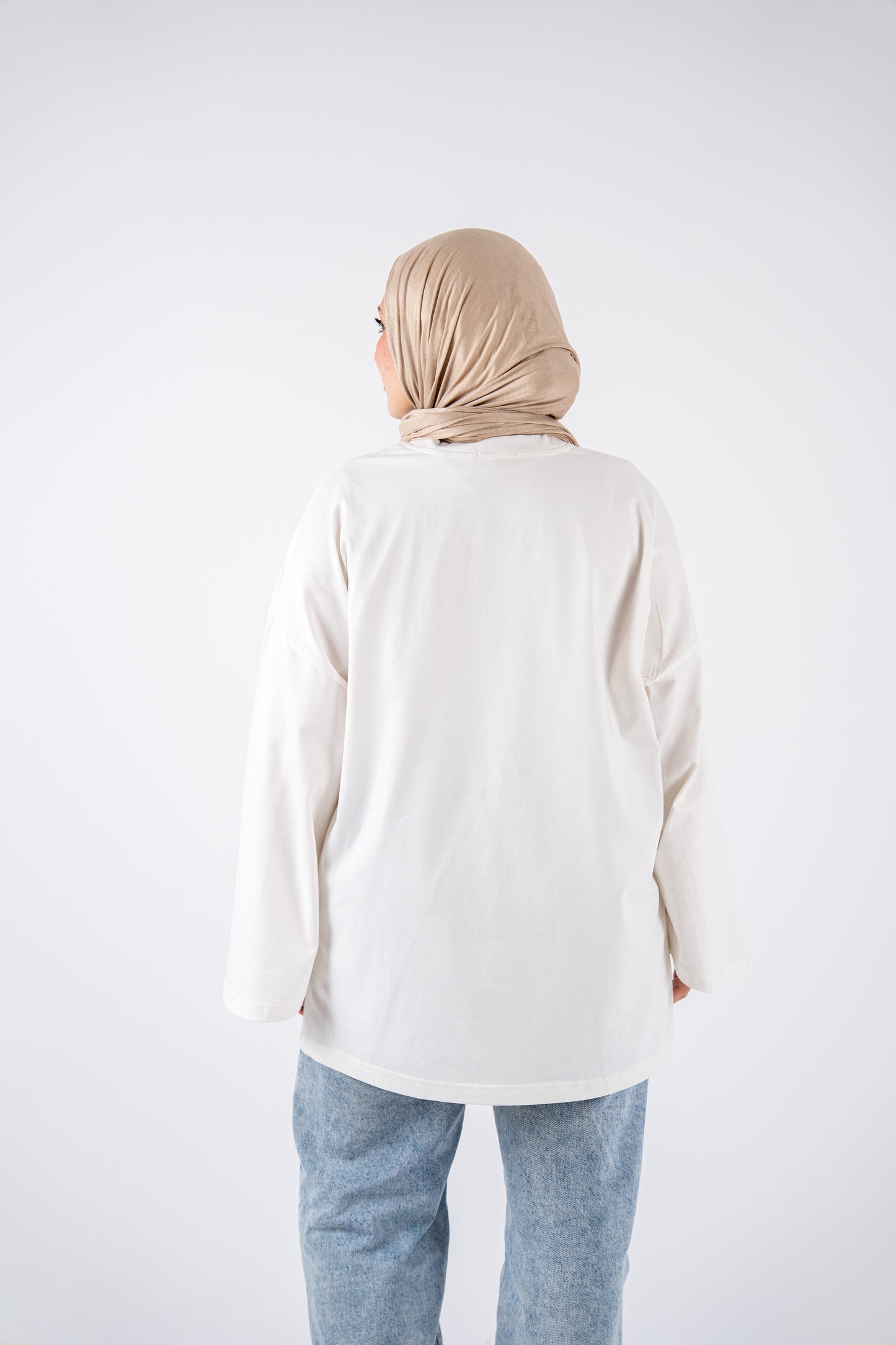 white basic widesleeves t-shirt
